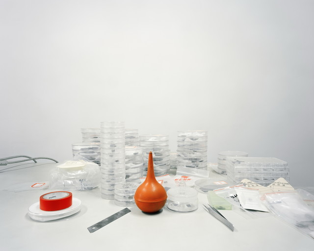 刘张铂泷 《实验室-清华大学-12，北京》 专业艺术微喷 81×102cm 2013年.1
