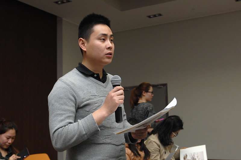 新闻发布会4