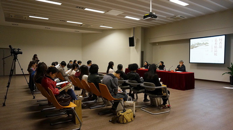 新闻发布会5